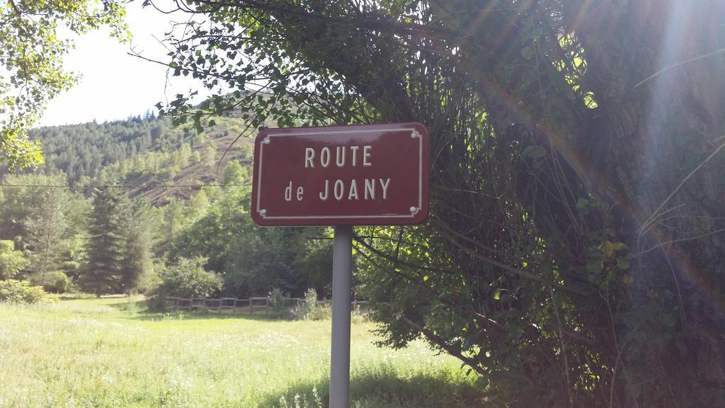 Cedres Bleus De Joany Chez Nathalie Viviez מראה חיצוני תמונה